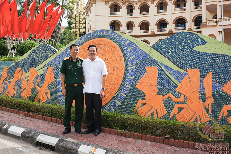Công trình tiêu biểu Công trình tranh gốm cộng đồng tại ” Đài tưởng niệm liệt sỹ huyện Thủy Nguyên”
