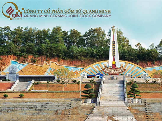 Công trình tiêu biểu Công trình tranh gốm cộng đồng tại ” Đài tưởng niệm liệt sỹ huyện Thủy Nguyên”